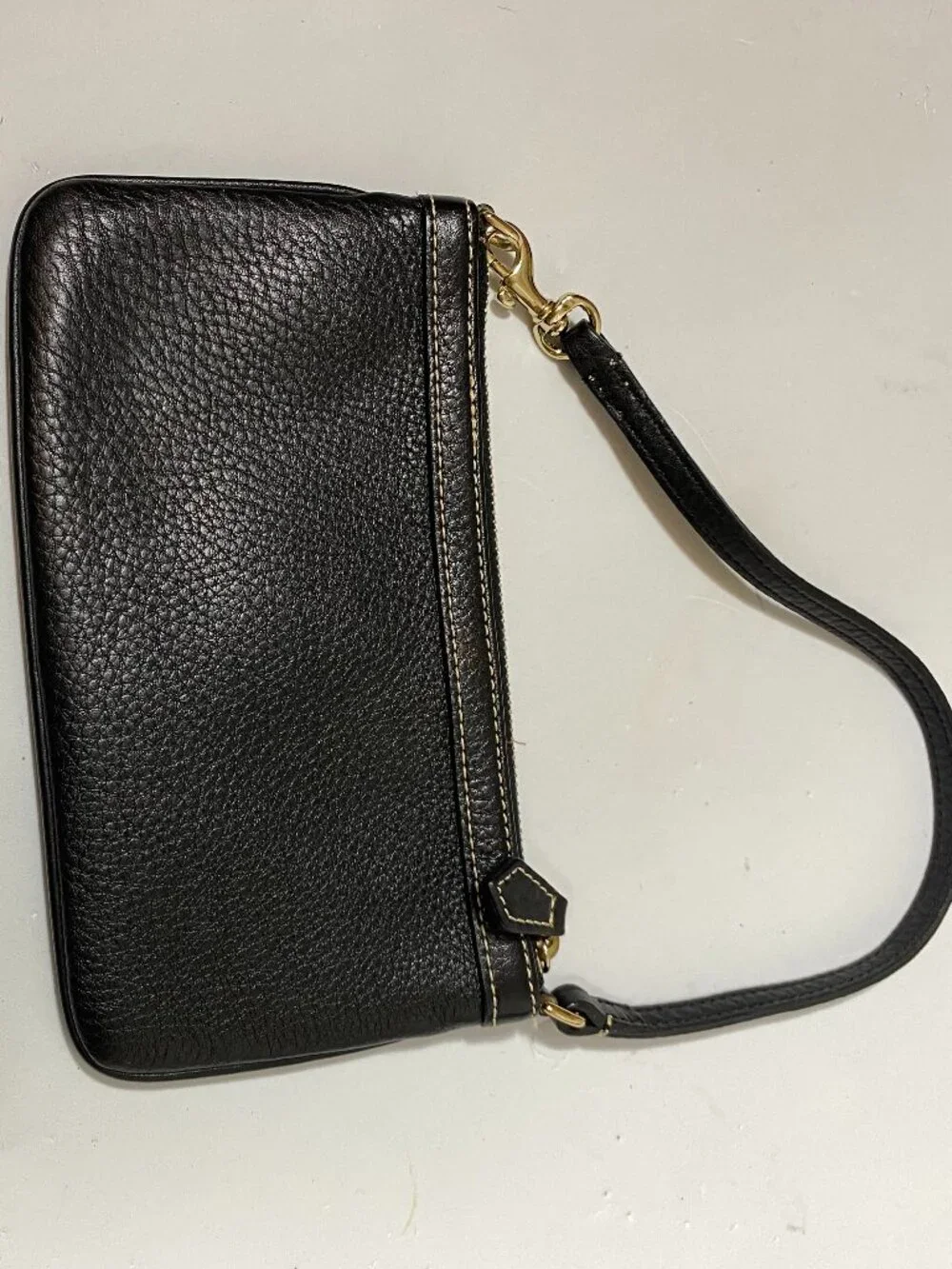 VINTAGE DOONEY & BOURKE Black Pebbled Leather Wristlet Duck Logo Red Lining